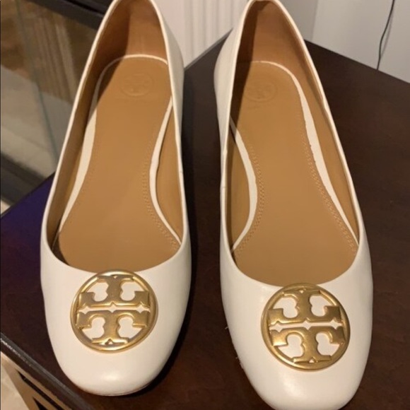 Tory Burch Shoes - Tory Burch White Chelsea heeled ballet flat sz 10